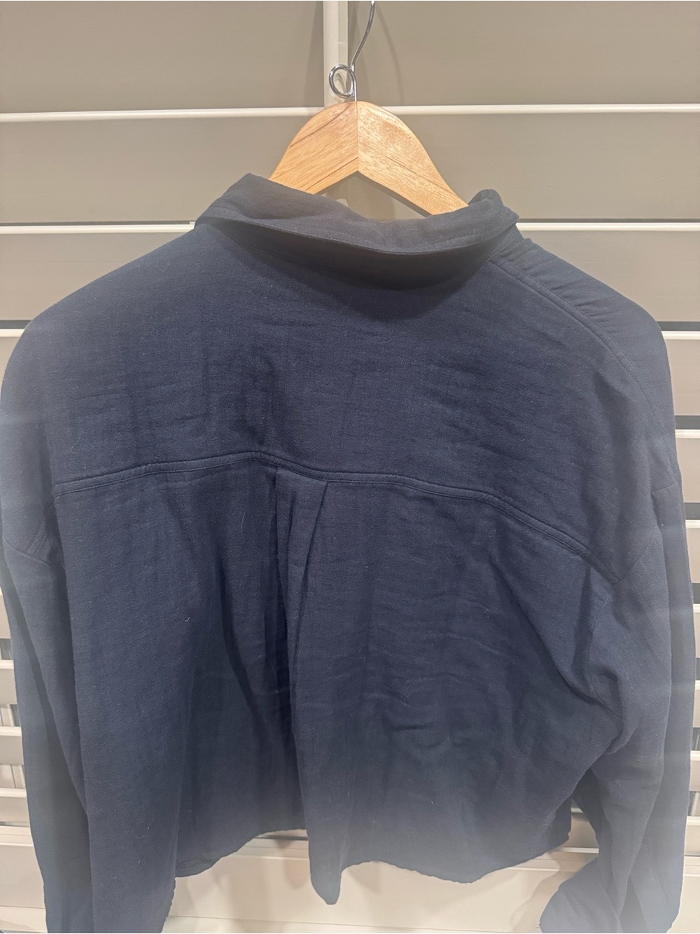 Cropped navy button down - Picture 3 of 3